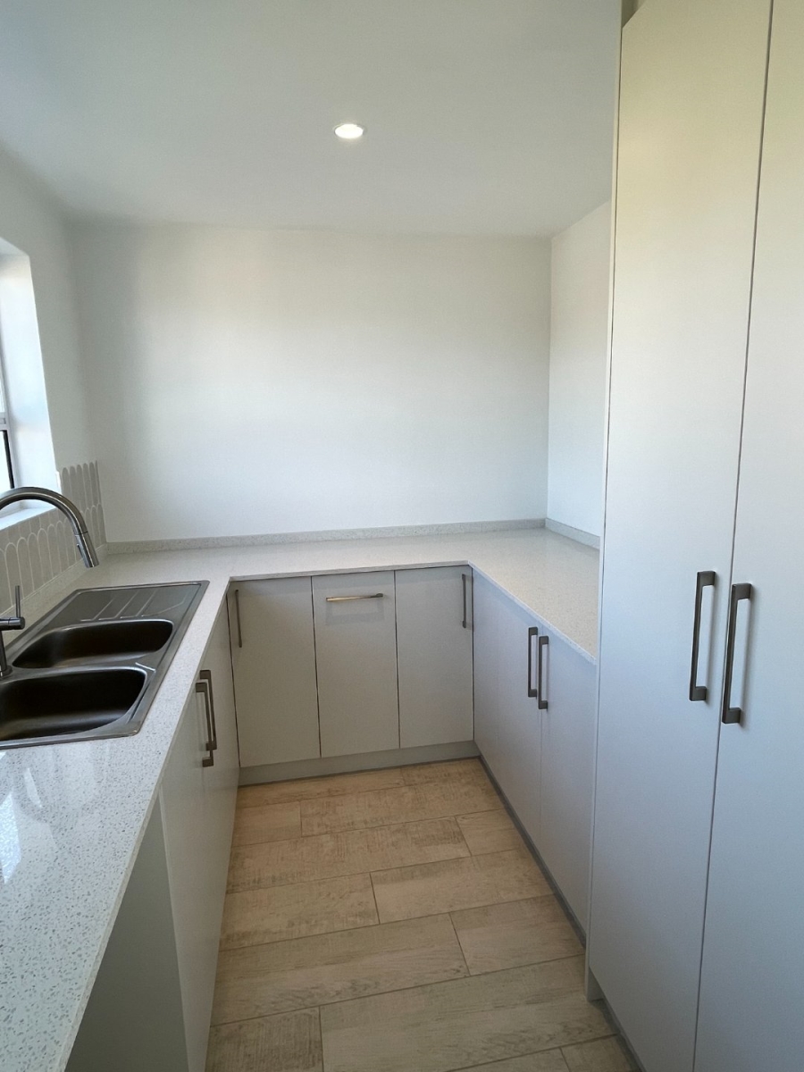 4 Bedroom Property for Sale in Whale Rock Heights Western Cape